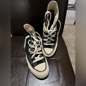 Unisex Converse Chuck Taylor high tops, size US mens size 4 women size 6
